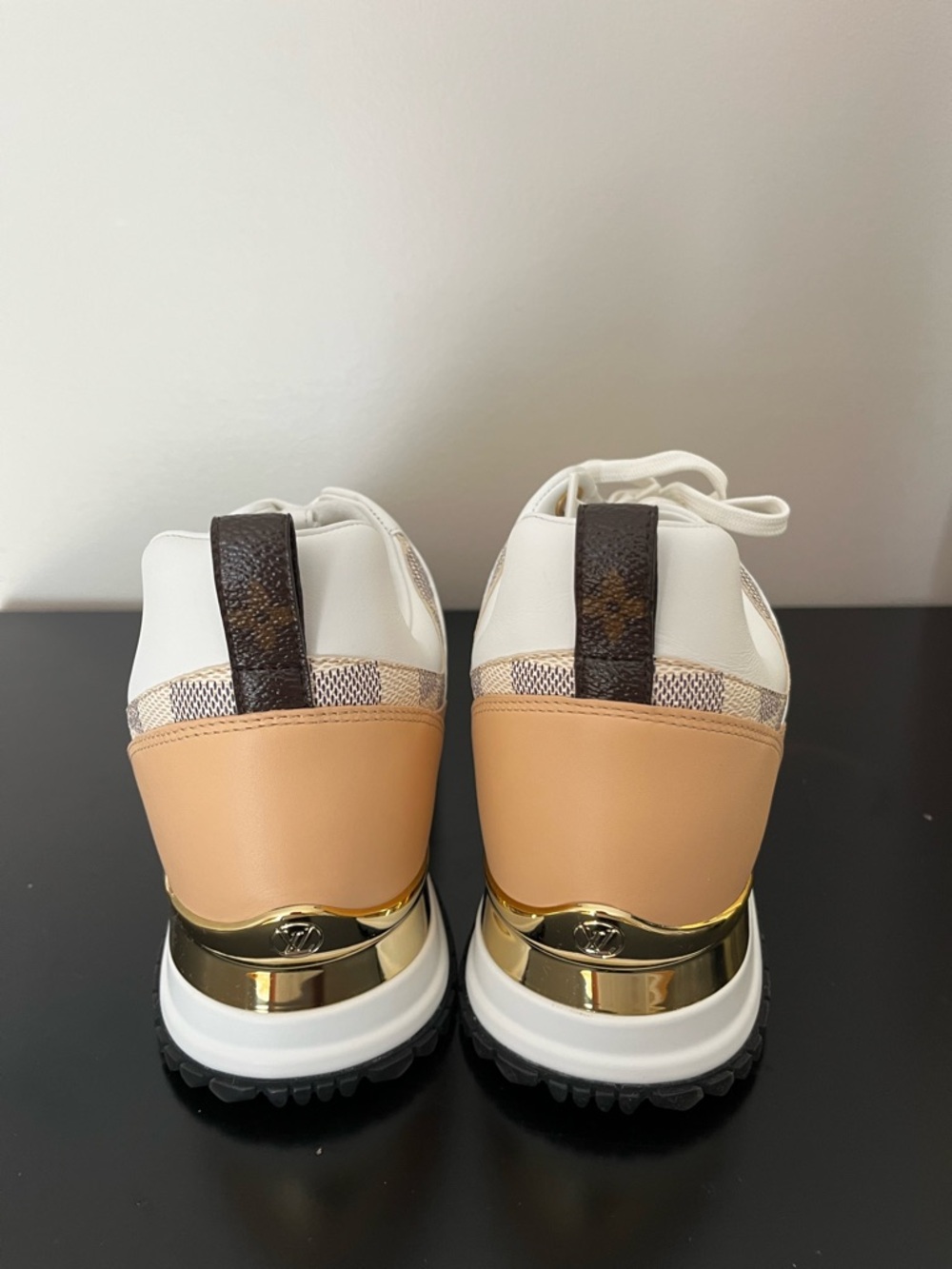 Louis Vuitton sz 39.5 new sneakers - Picture 2 of 7